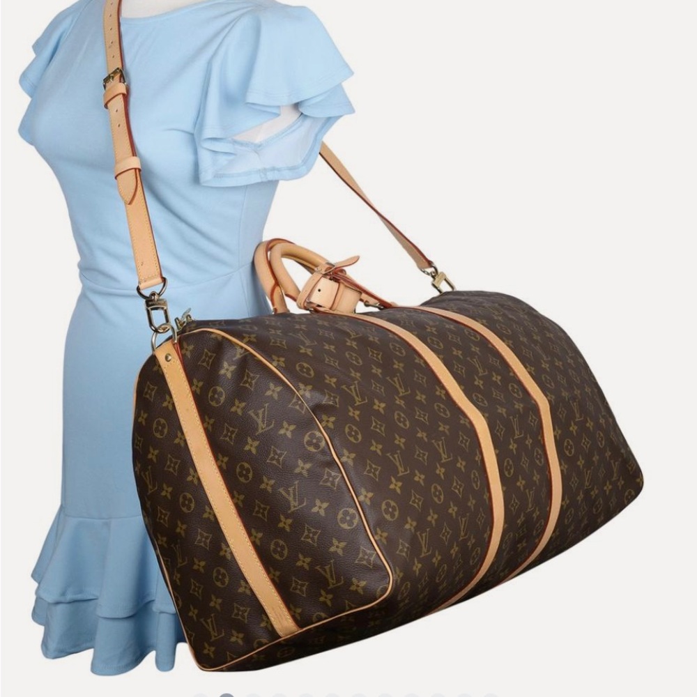 Beautiful bag except it is too big for my travels . In excellent condition